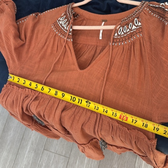 Free People Dreamweaver Embroidered Cotton Tassel Puff Sleeve Tunic Top Sz XS - Picture 8 of 12